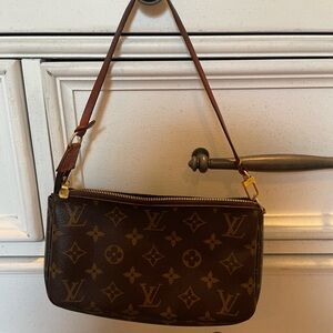 Louis Vuitton pouch purse